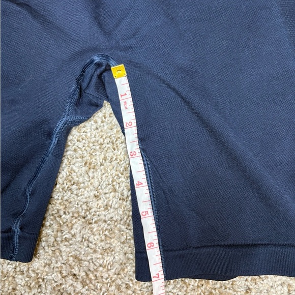 Gymshark Flex Cycling Shorts in Navy - Picture 10 of 12